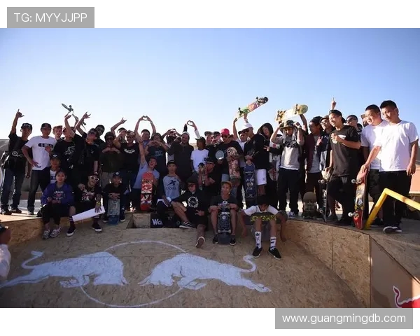 重庆滑板队在世界街舞大赛中的团队协作表现精彩纷呈引发热议