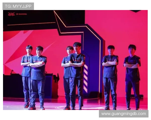 JDG战队荣登LPL巅峰荣耀 凭借默契配合与战略创新勇夺冠军