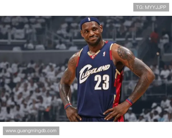 勒布朗·詹姆斯：篮球之神如何定义时代与未来的体育传奇